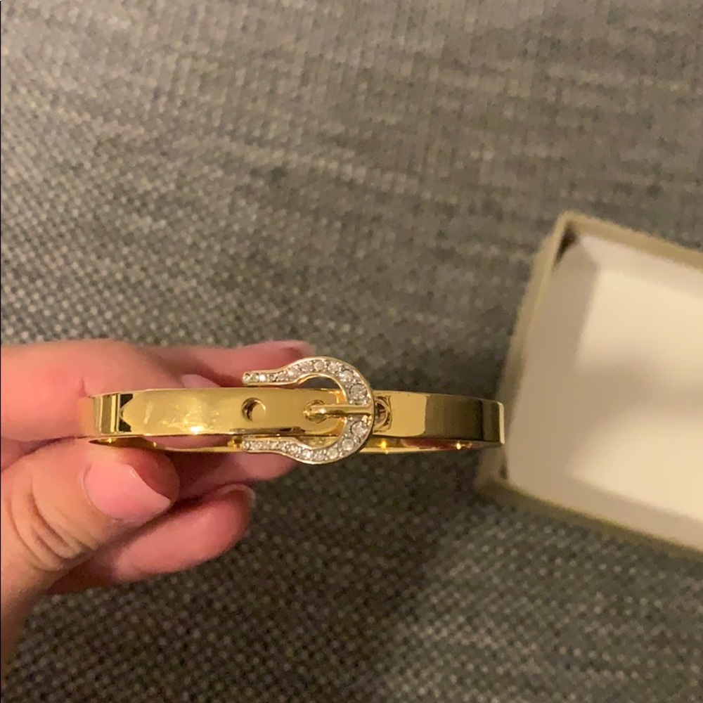 Juicy buckle cuff bracelet